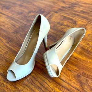 Nude, open toe, classic heel